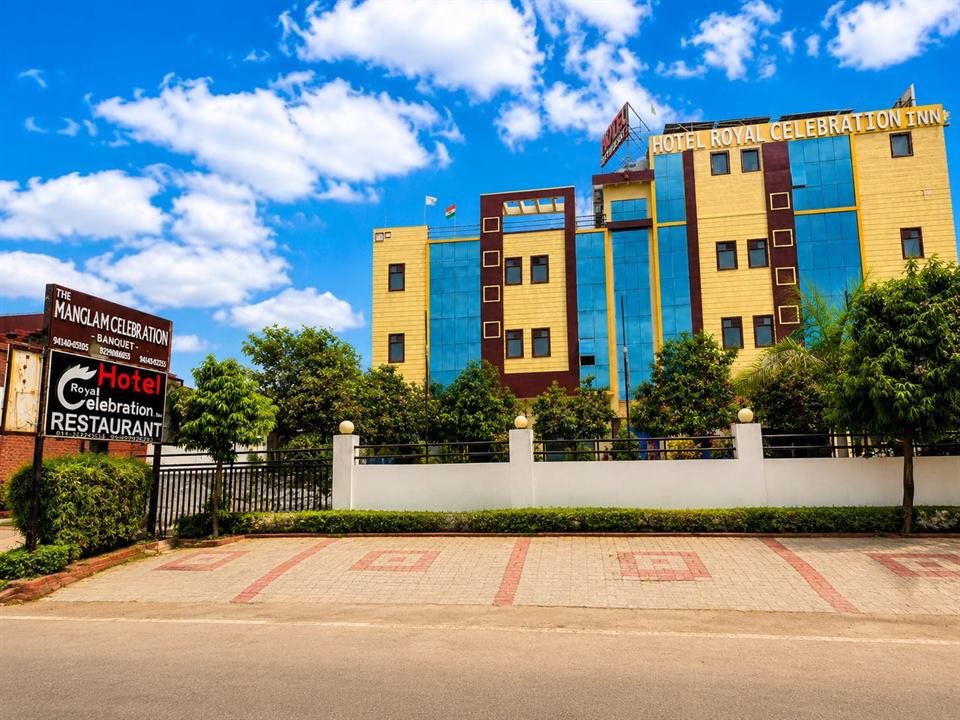 Front facade of Royal Celebration Inn